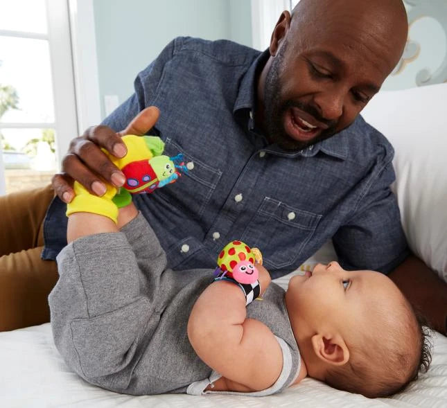 Lamaze Gardenbug Footfinder &amp; Wrist Rattle Set - Best for Babies - US 0399